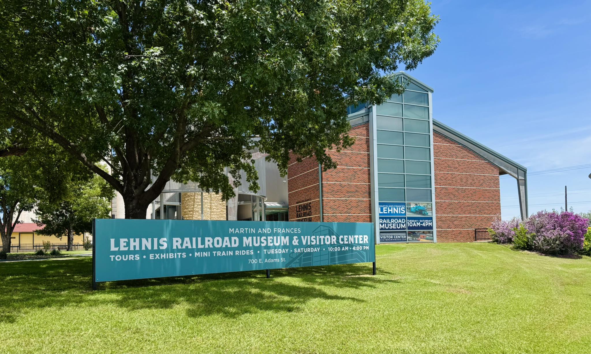 Image of The Lehnis Railroad Museum and Sign